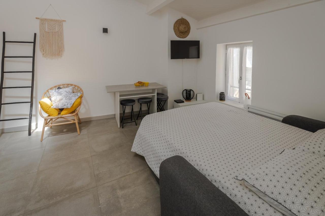 Appartement Terrasse Climatise Calme En Centre-Ville L'Isle-sur-la-Sorgue Bagian luar foto